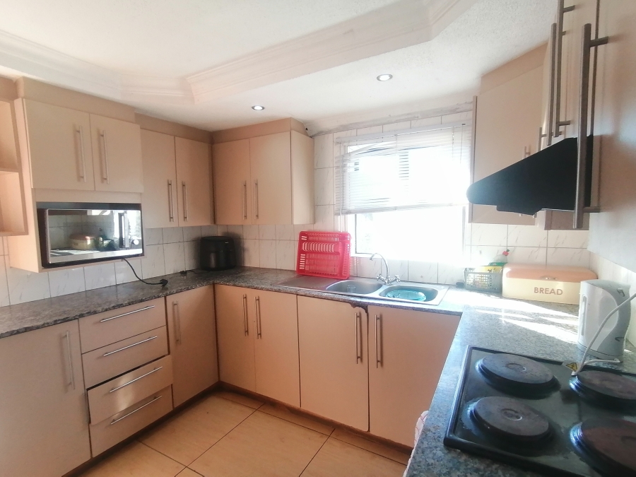 2 Bedroom Property for Sale in KwaMashu K KwaZulu-Natal
