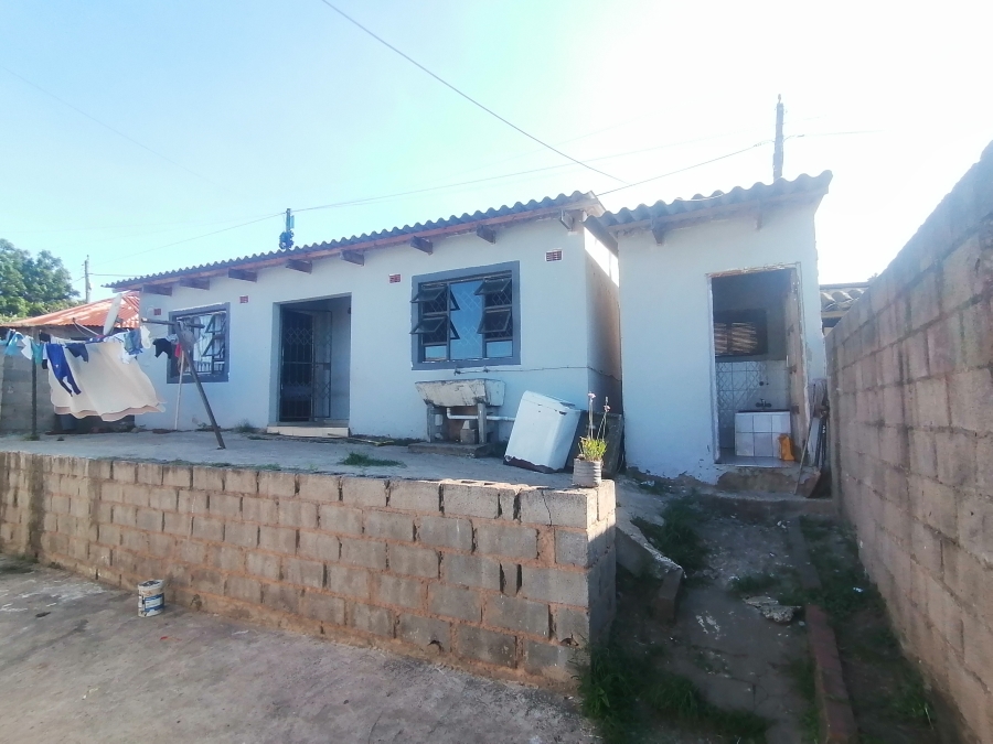 2 Bedroom Property for Sale in KwaMashu K KwaZulu-Natal