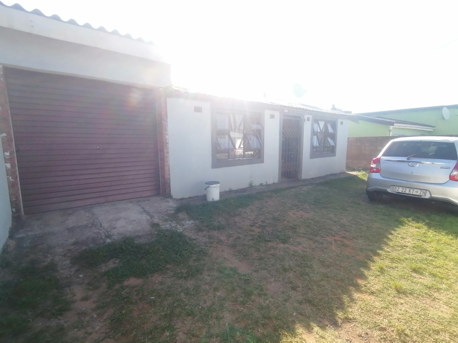 2 Bedroom Property for Sale in KwaMashu K KwaZulu-Natal