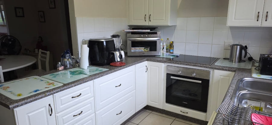 2 Bedroom Property for Sale in Amber Lee KwaZulu-Natal