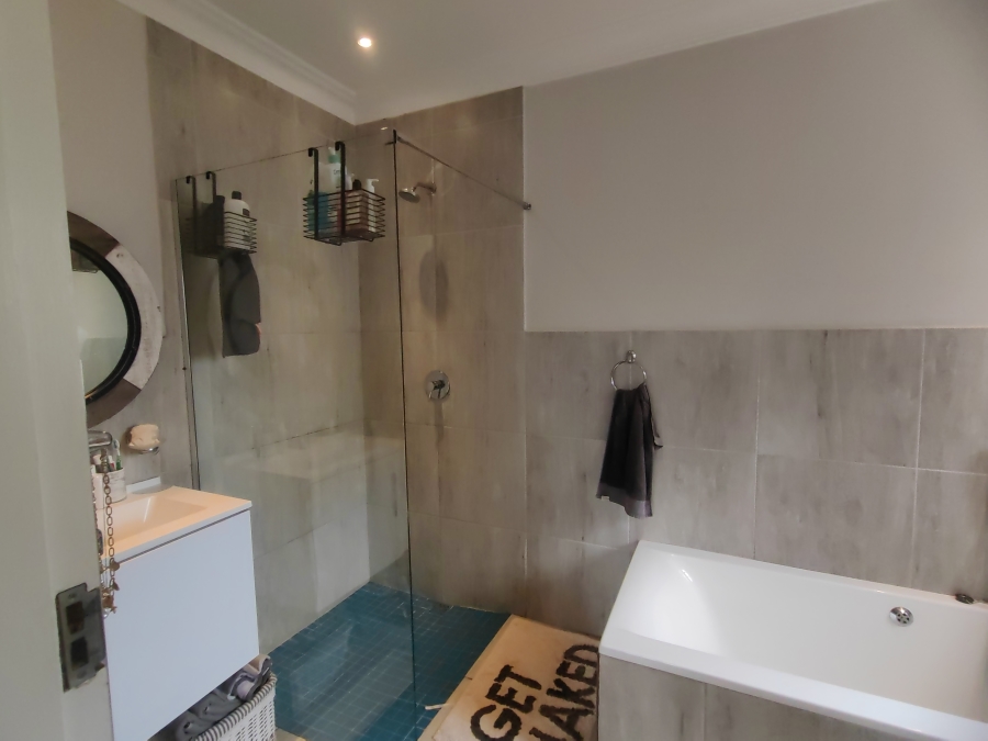 To Let 2 Bedroom Property for Rent in Durban North KwaZulu-Natal