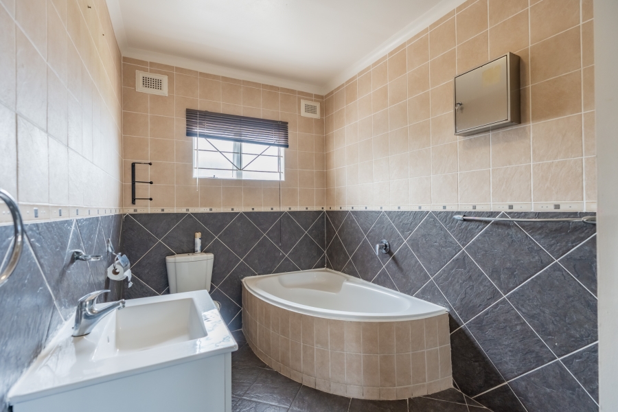 6 Bedroom Property for Sale in Sydenham KwaZulu-Natal