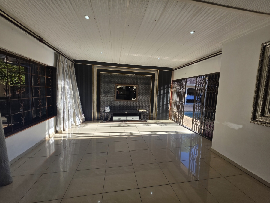 5 Bedroom Property for Sale in Panorama KwaZulu-Natal