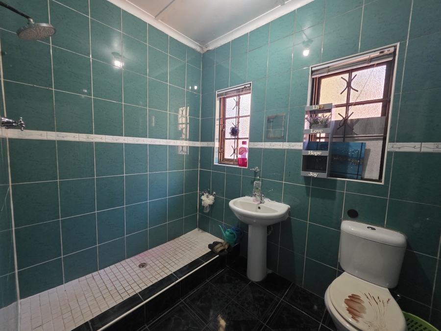 5 Bedroom Property for Sale in Panorama KwaZulu-Natal