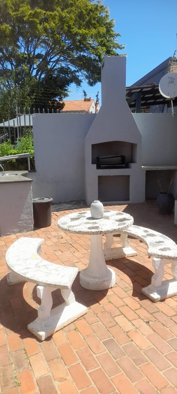 To Let 1 Bedroom Property for Rent in Morningside KwaZulu-Natal
