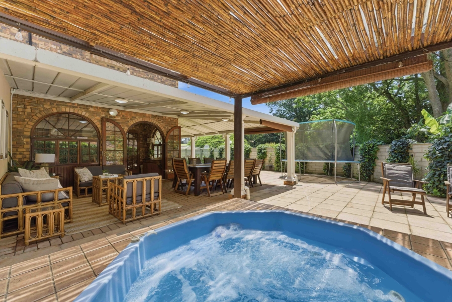 5 Bedroom Property for Sale in Hillcrest Park KwaZulu-Natal