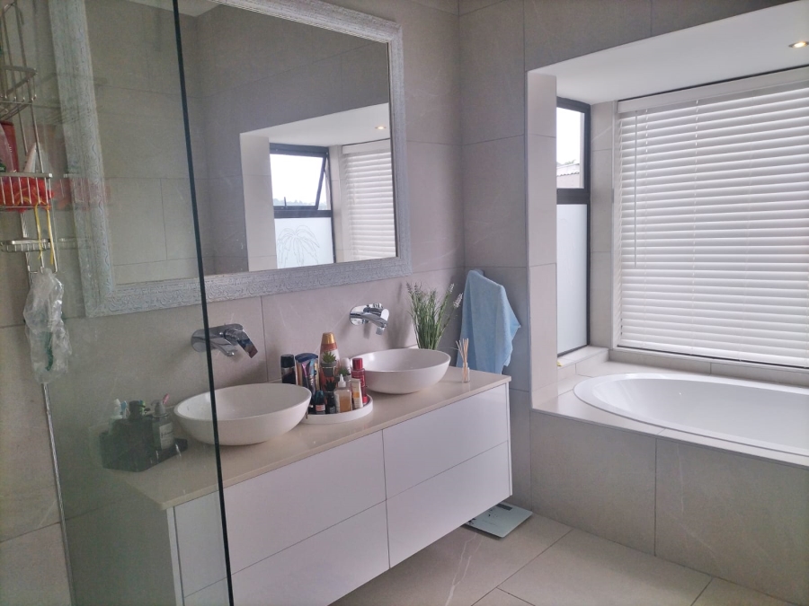 To Let 3 Bedroom Property for Rent in Palm Lakes Estate KwaZulu-Natal