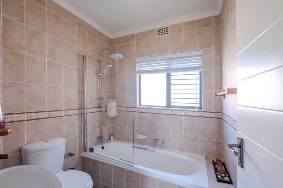 2 Bedroom Property for Sale in Newsel Beach KwaZulu-Natal