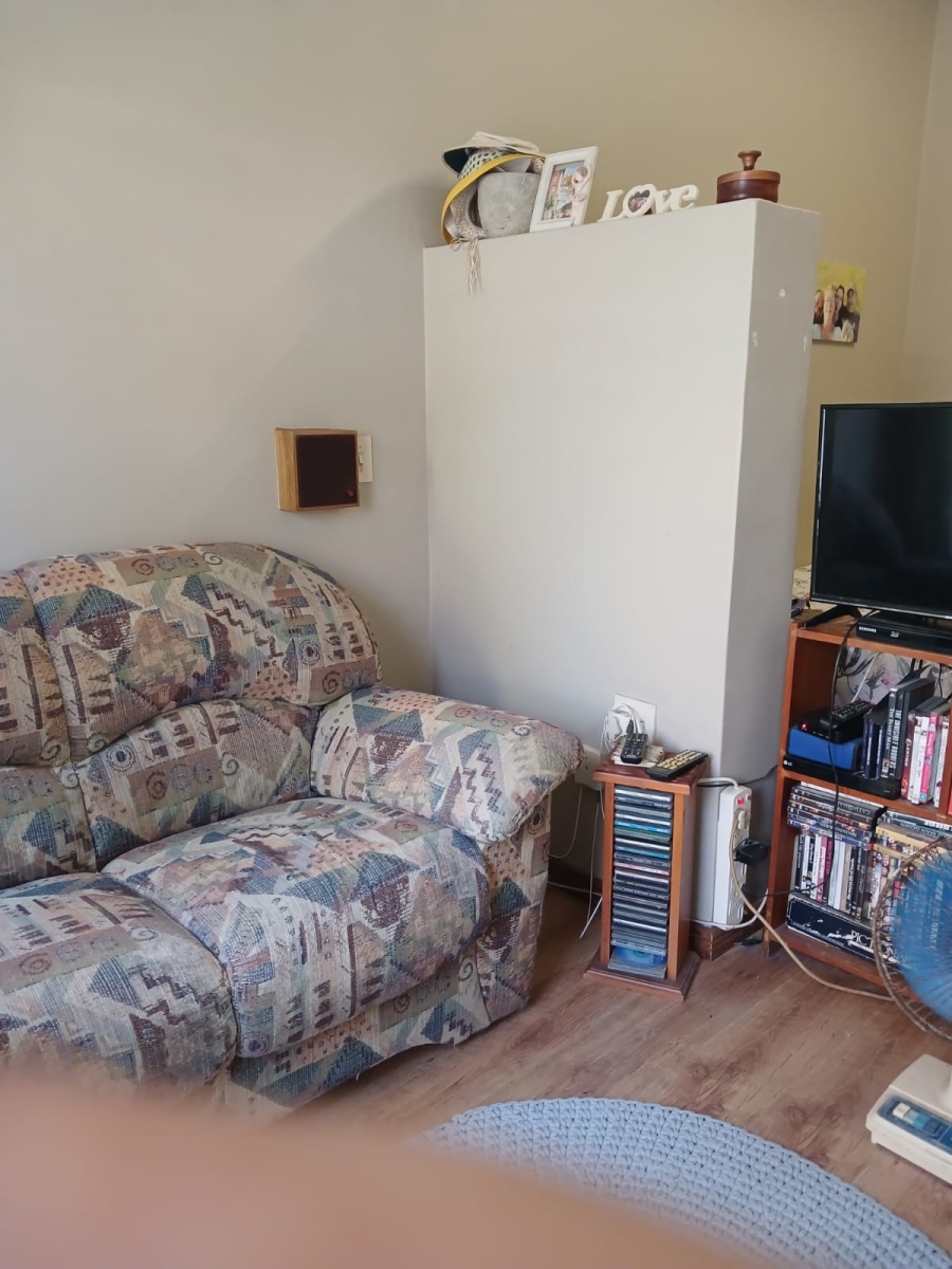 1 Bedroom Property for Sale in Glenwood KwaZulu-Natal