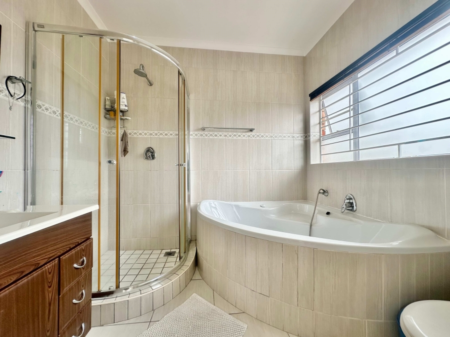 4 Bedroom Property for Sale in Ballito Central KwaZulu-Natal