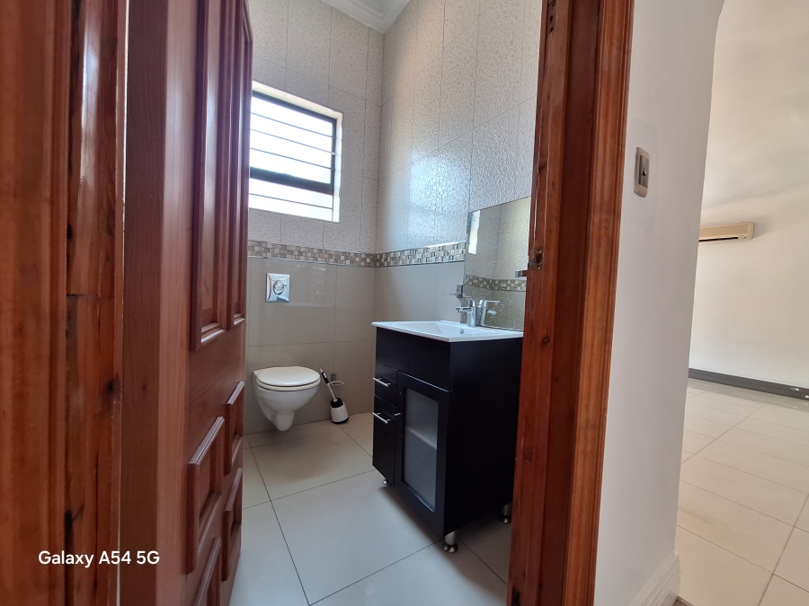 To Let 6 Bedroom Property for Rent in Morningside KwaZulu-Natal