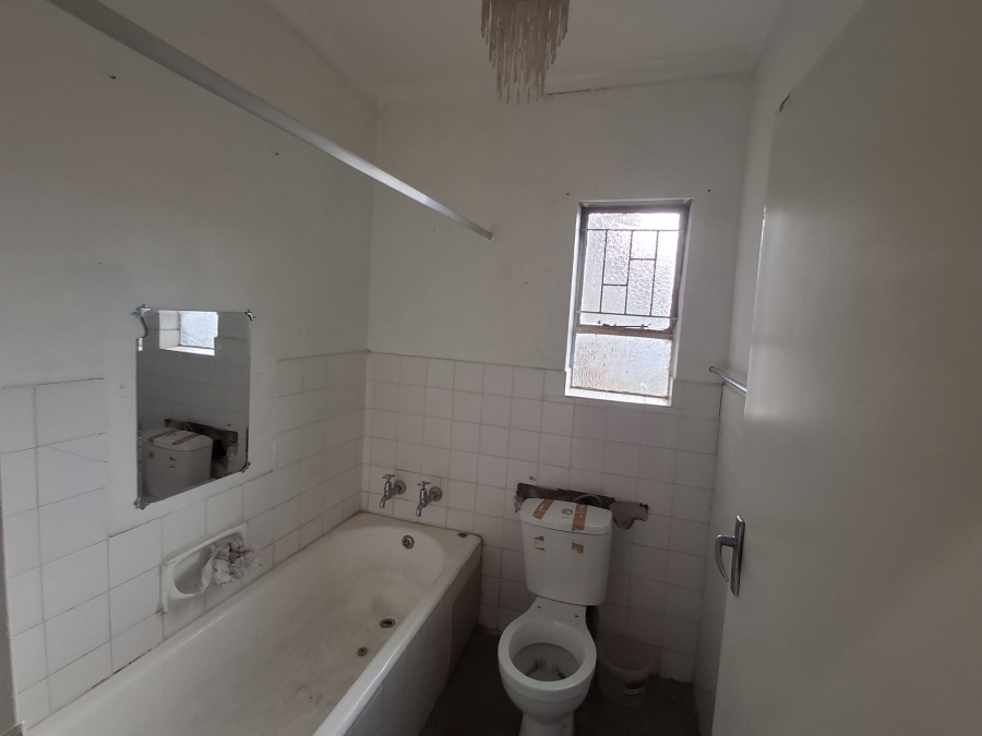 7 Bedroom Property for Sale in Sunnyridge KwaZulu-Natal