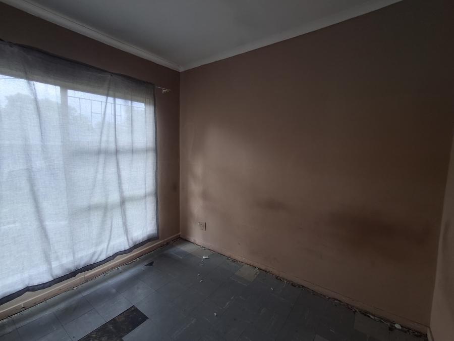 7 Bedroom Property for Sale in Sunnyridge KwaZulu-Natal