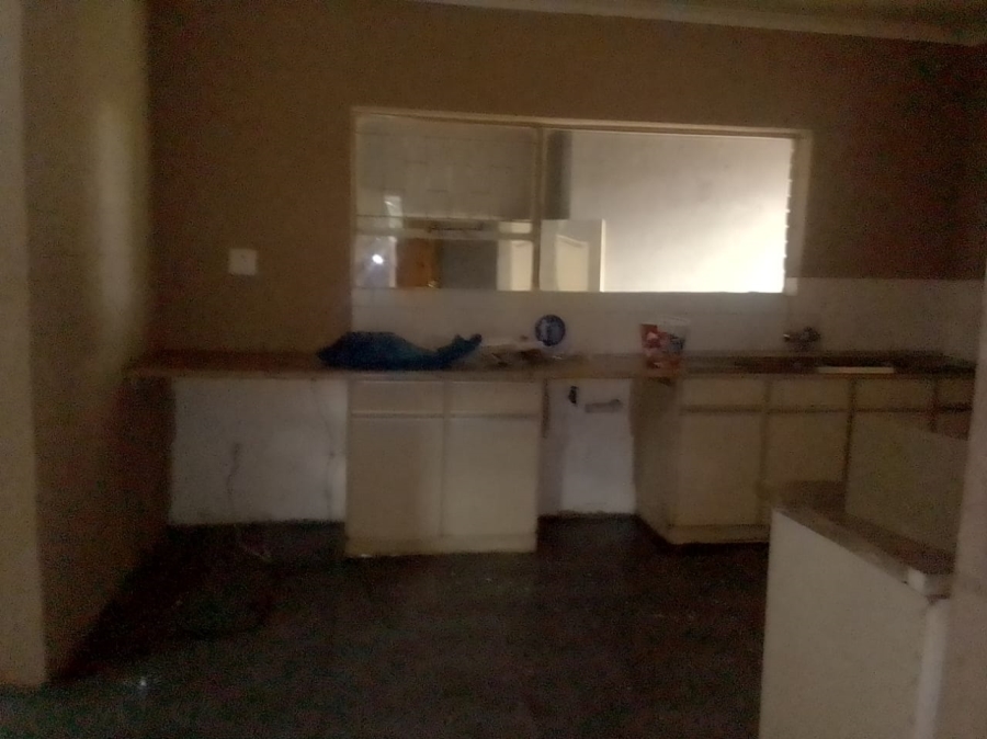 7 Bedroom Property for Sale in Sunnyridge KwaZulu-Natal