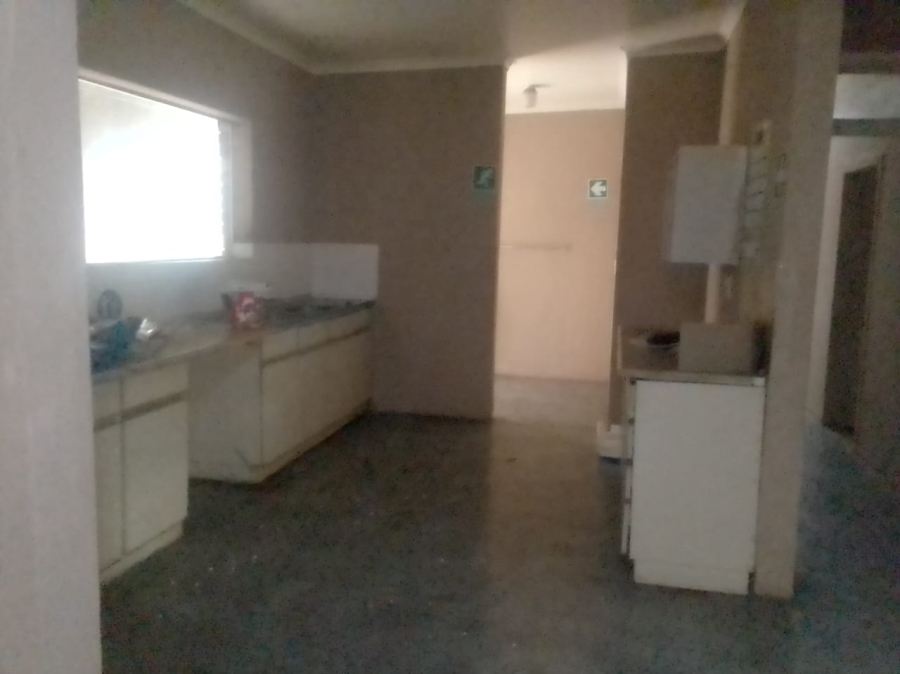 7 Bedroom Property for Sale in Sunnyridge KwaZulu-Natal