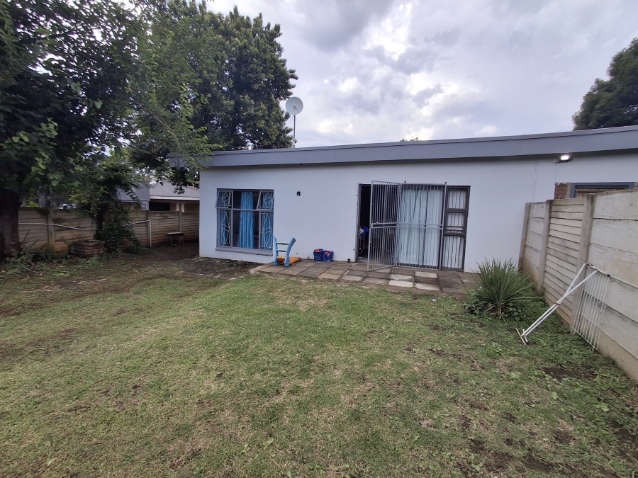 7 Bedroom Property for Sale in Sunnyridge KwaZulu-Natal