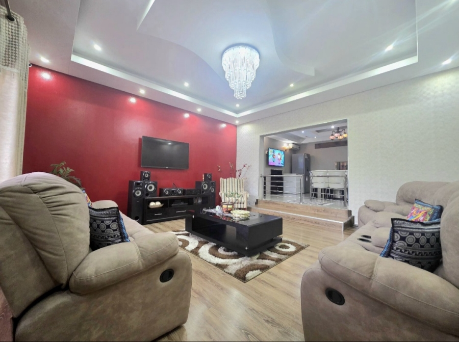 4 Bedroom Property for Sale in Amanzimtoti KwaZulu-Natal