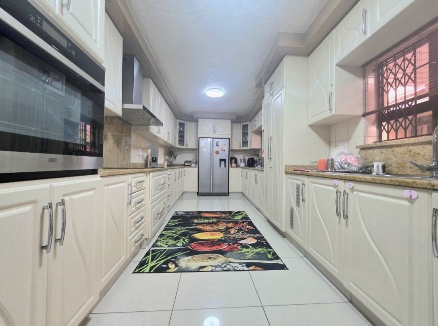 4 Bedroom Property for Sale in Amanzimtoti KwaZulu-Natal