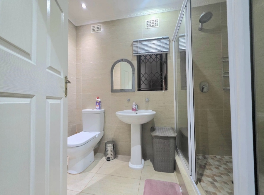 4 Bedroom Property for Sale in Amanzimtoti KwaZulu-Natal