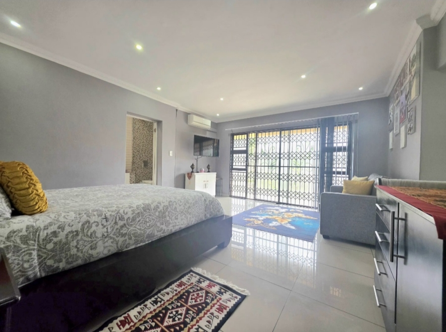 4 Bedroom Property for Sale in Amanzimtoti KwaZulu-Natal