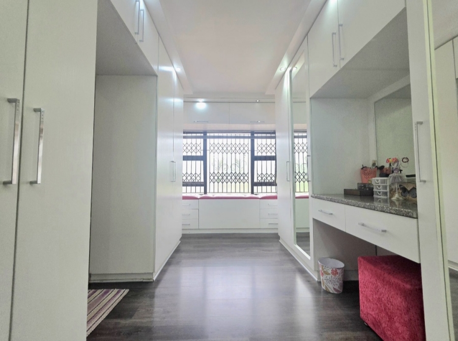 4 Bedroom Property for Sale in Amanzimtoti KwaZulu-Natal