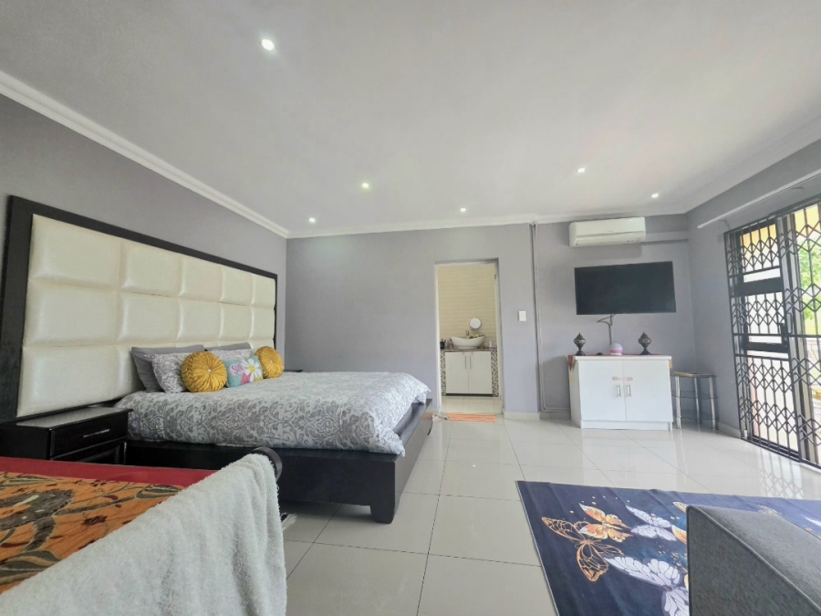 4 Bedroom Property for Sale in Amanzimtoti KwaZulu-Natal