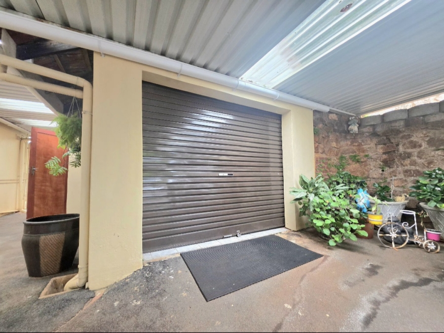 4 Bedroom Property for Sale in Amanzimtoti KwaZulu-Natal