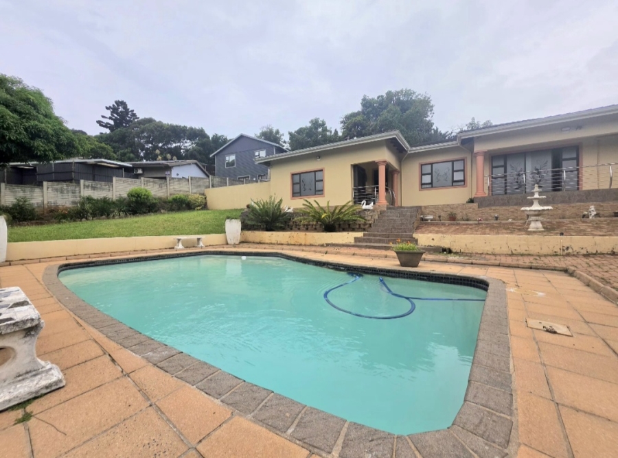 4 Bedroom Property for Sale in Amanzimtoti KwaZulu-Natal