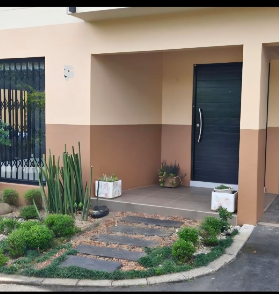 4 Bedroom Property for Sale in Dawncliffe KwaZulu-Natal