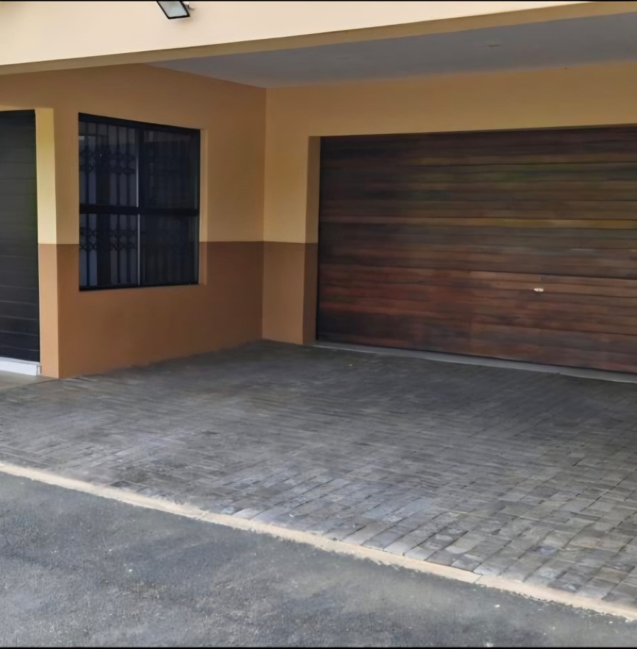 4 Bedroom Property for Sale in Dawncliffe KwaZulu-Natal