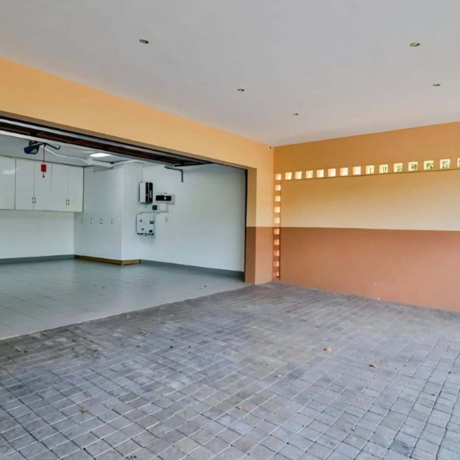 4 Bedroom Property for Sale in Dawncliffe KwaZulu-Natal