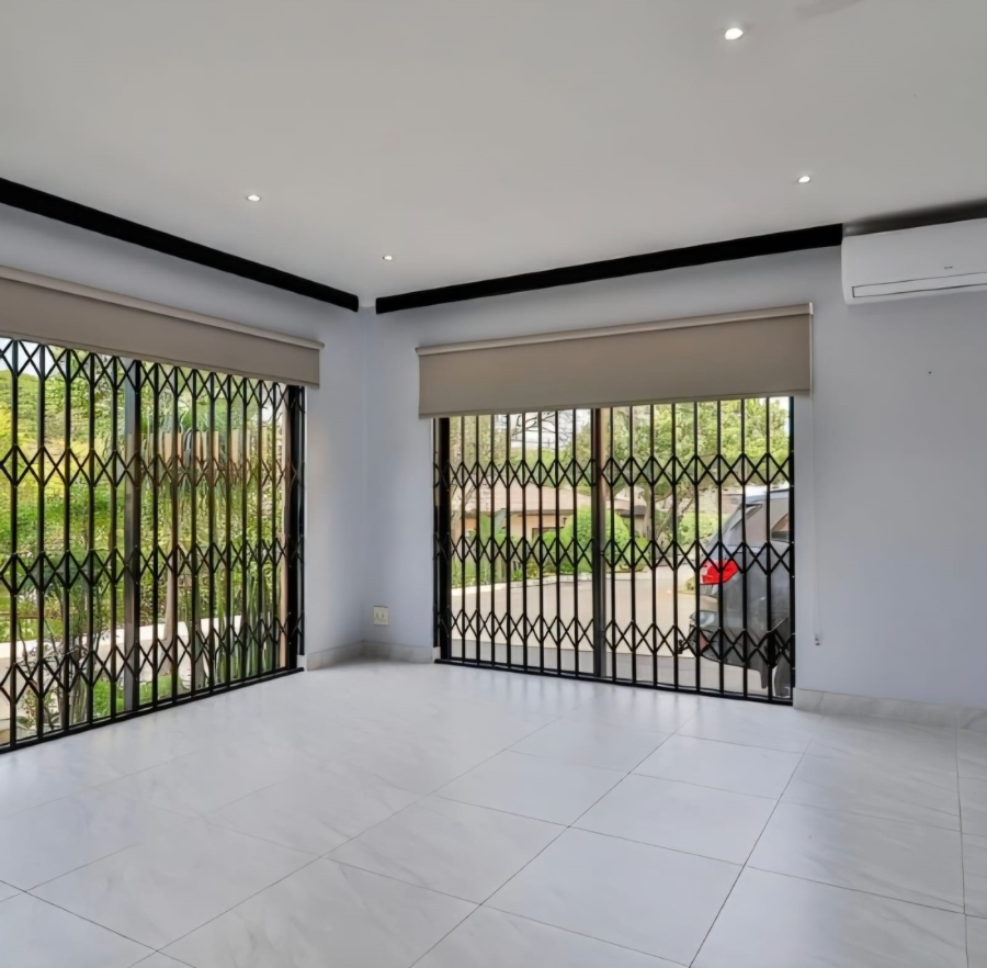 4 Bedroom Property for Sale in Dawncliffe KwaZulu-Natal