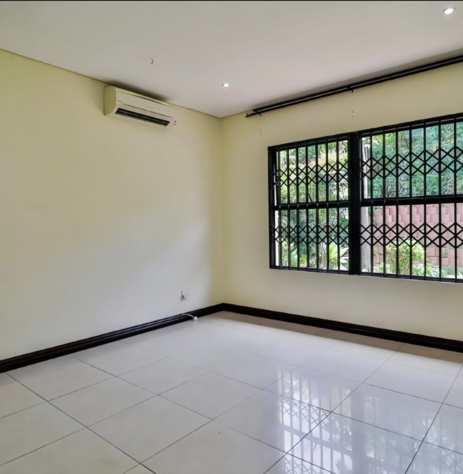 4 Bedroom Property for Sale in Dawncliffe KwaZulu-Natal