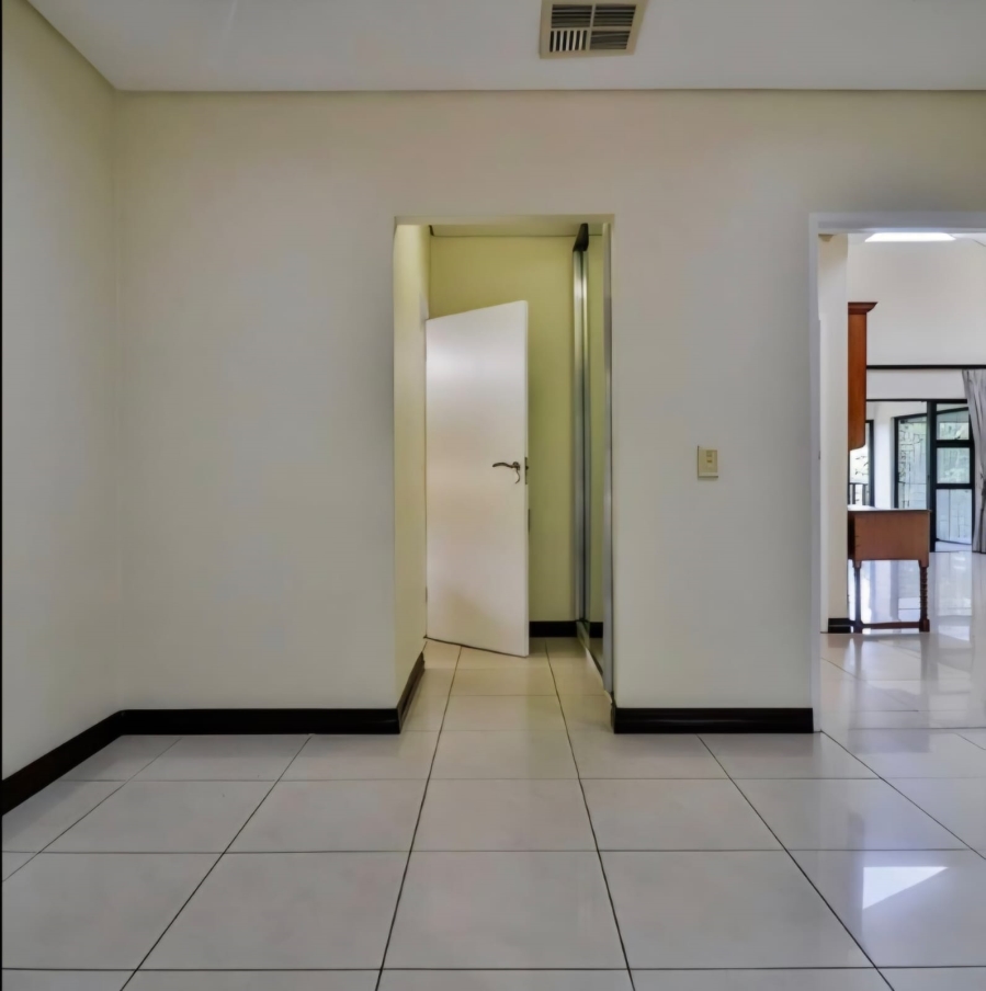 4 Bedroom Property for Sale in Dawncliffe KwaZulu-Natal