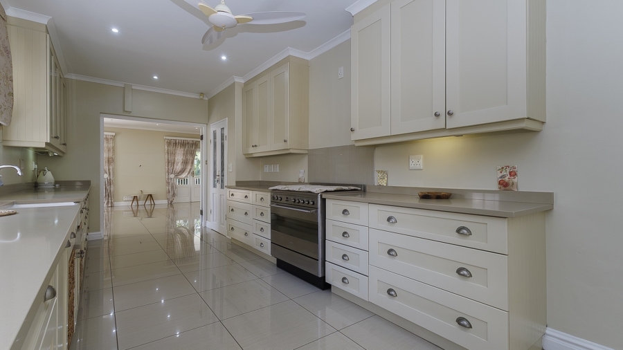 7 Bedroom Property for Sale in Kloof KwaZulu-Natal