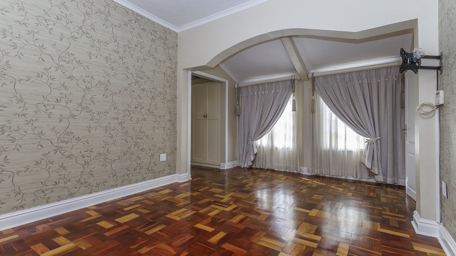 7 Bedroom Property for Sale in Kloof KwaZulu-Natal