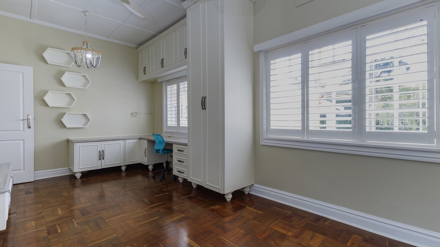 7 Bedroom Property for Sale in Kloof KwaZulu-Natal