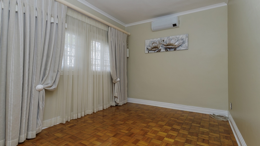 7 Bedroom Property for Sale in Kloof KwaZulu-Natal