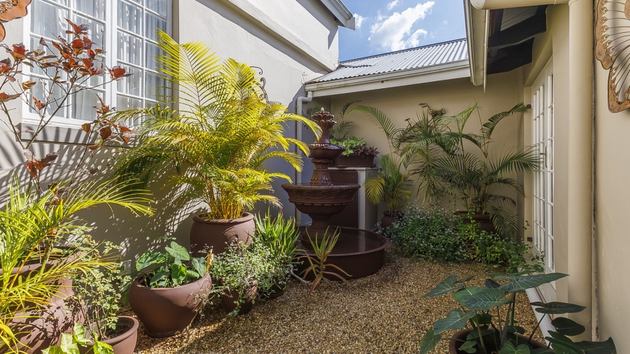 7 Bedroom Property for Sale in Kloof KwaZulu-Natal