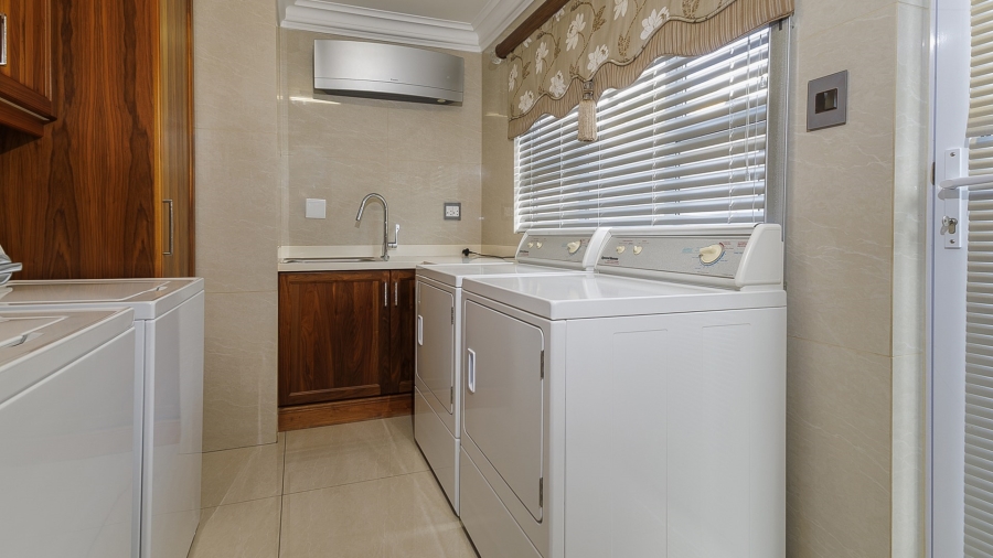 7 Bedroom Property for Sale in Kloof KwaZulu-Natal