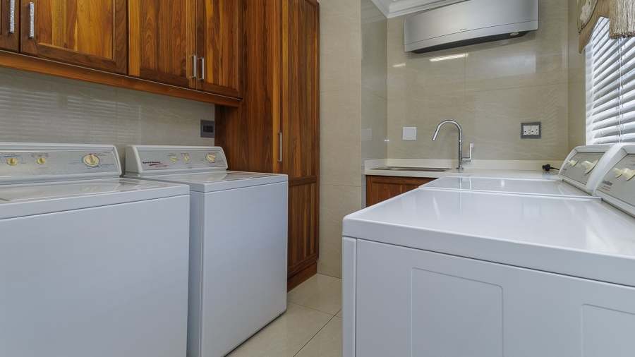 7 Bedroom Property for Sale in Kloof KwaZulu-Natal
