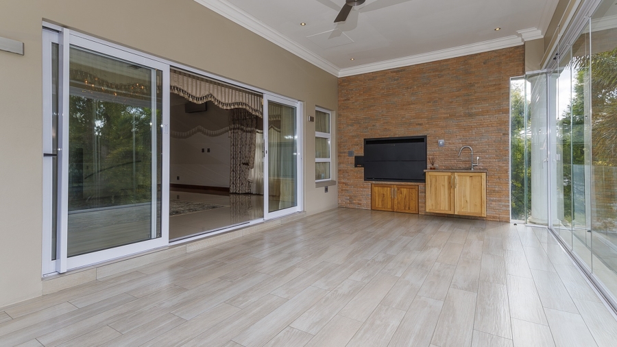 7 Bedroom Property for Sale in Kloof KwaZulu-Natal