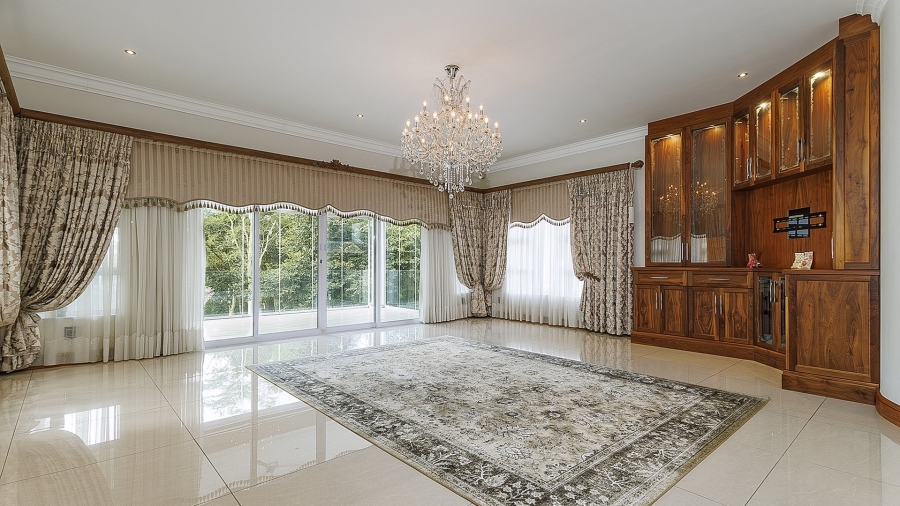 7 Bedroom Property for Sale in Kloof KwaZulu-Natal