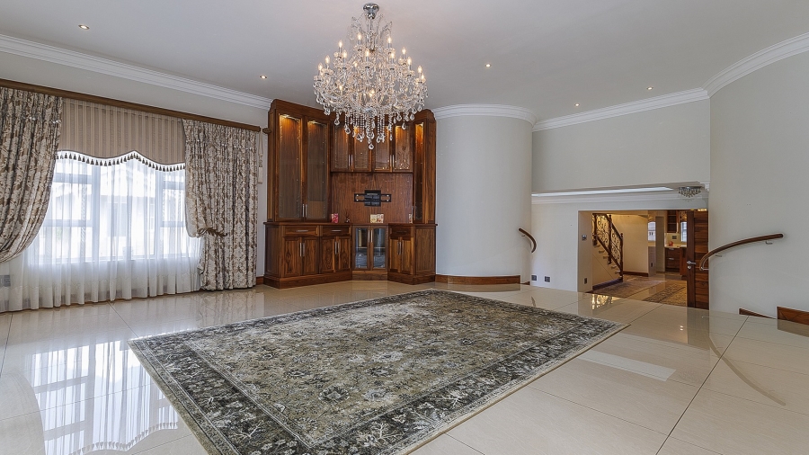7 Bedroom Property for Sale in Kloof KwaZulu-Natal