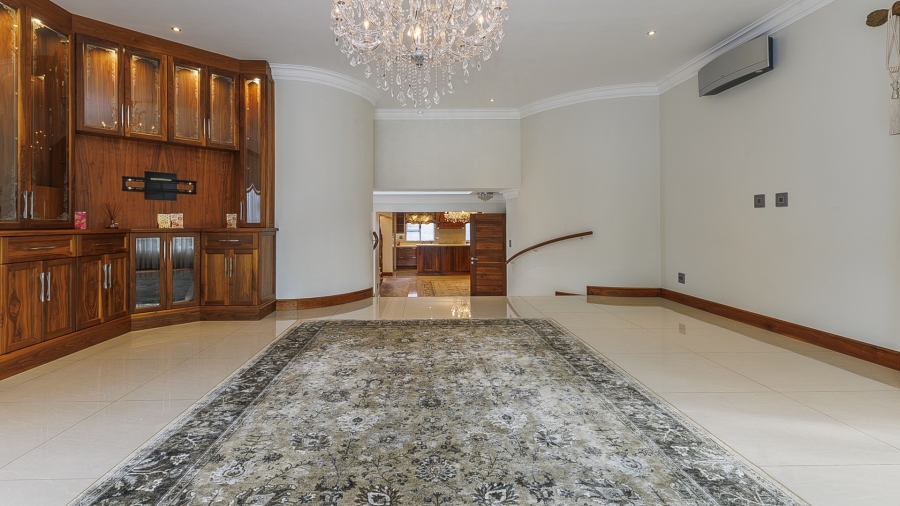 7 Bedroom Property for Sale in Kloof KwaZulu-Natal