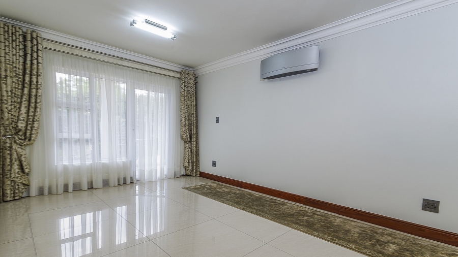 7 Bedroom Property for Sale in Kloof KwaZulu-Natal