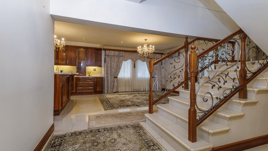 7 Bedroom Property for Sale in Kloof KwaZulu-Natal