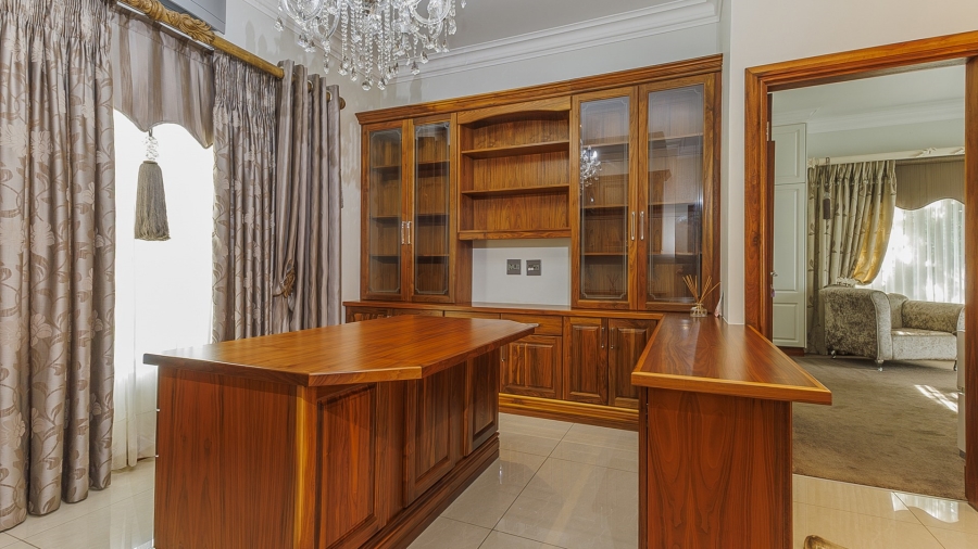 7 Bedroom Property for Sale in Kloof KwaZulu-Natal