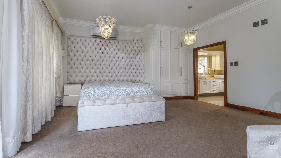7 Bedroom Property for Sale in Kloof KwaZulu-Natal