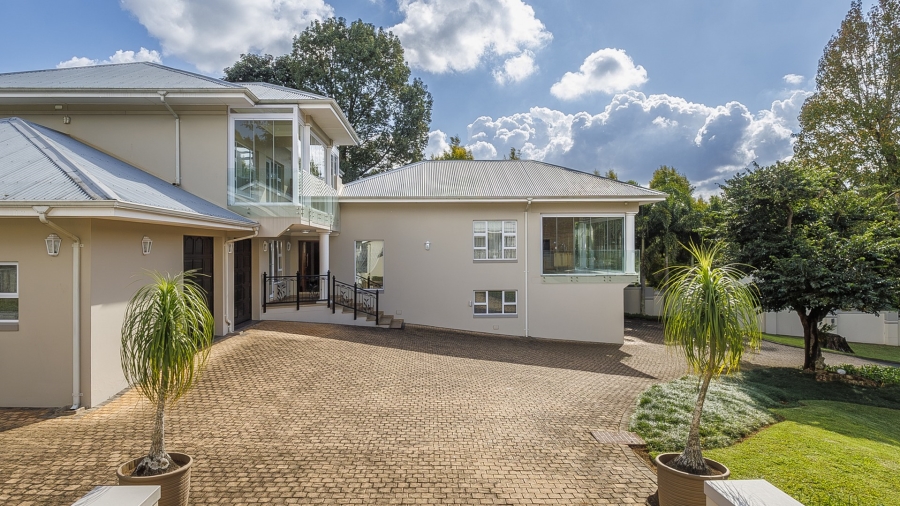 7 Bedroom Property for Sale in Kloof KwaZulu-Natal